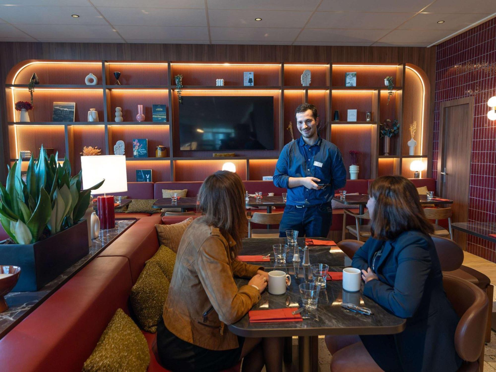 Novotel Nantes Centre Bord De Loire Bagian luar foto